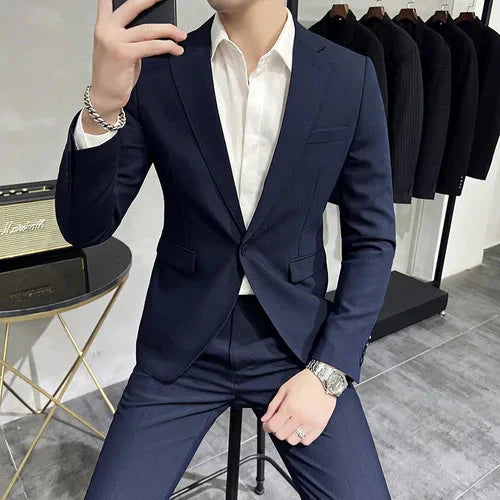 Blazer Masculino Bonzzano BZ189 em algodão, corte slim fit e detalhes refinados.