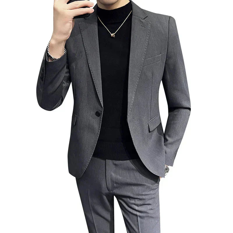 Blazer Masculino Bonzzano BZ189 em algodão, corte slim fit e detalhes refinados.