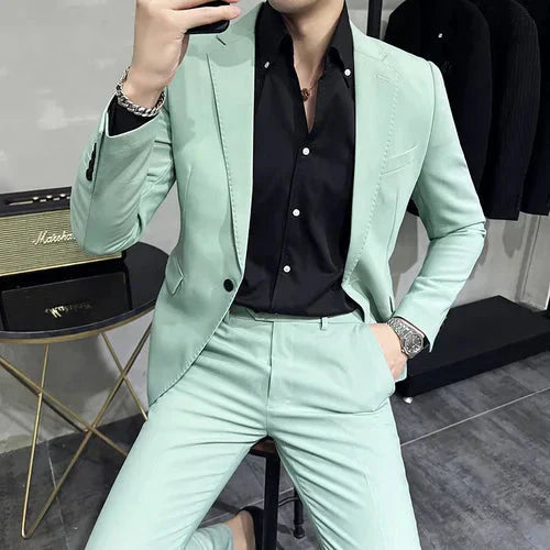 Blazer Masculino Bonzzano BZ189 em algodão, corte slim fit e detalhes refinados.