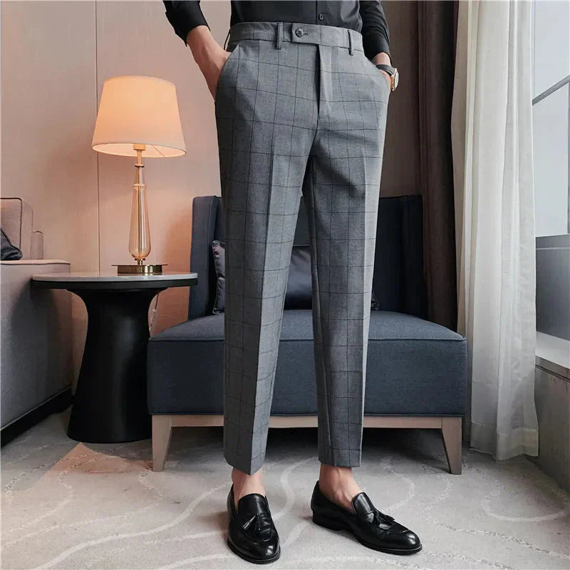 Calça de Alfaiataria Masculina Bonzzano BZ214 em corte slim fit.