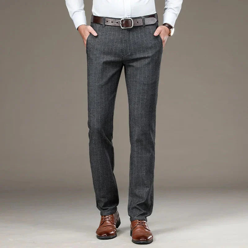 Calça Social Listrada Masculina Bonzzano BZ229 com design elegante e confortável.