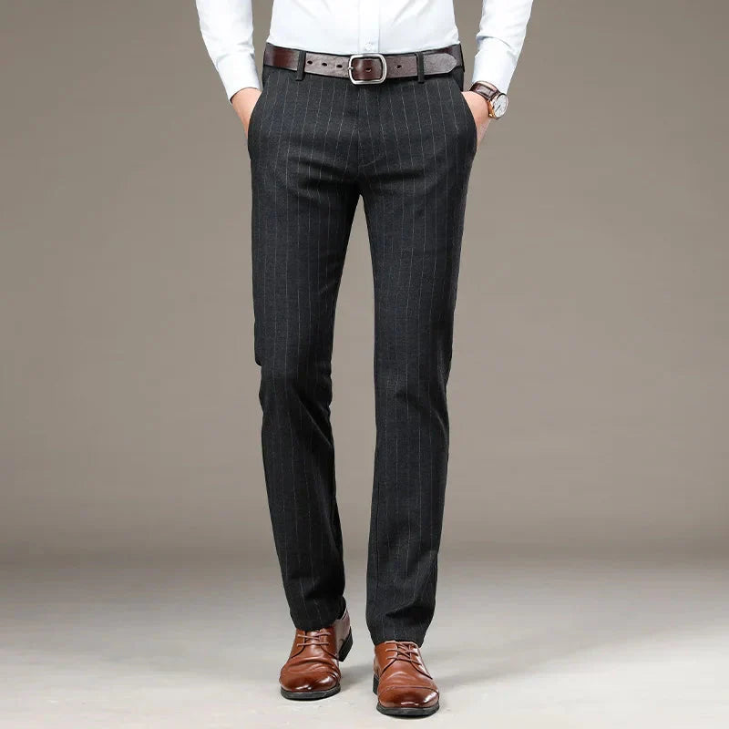 Calça Social Listrada Masculina Bonzzano BZ229 com design elegante e confortável.