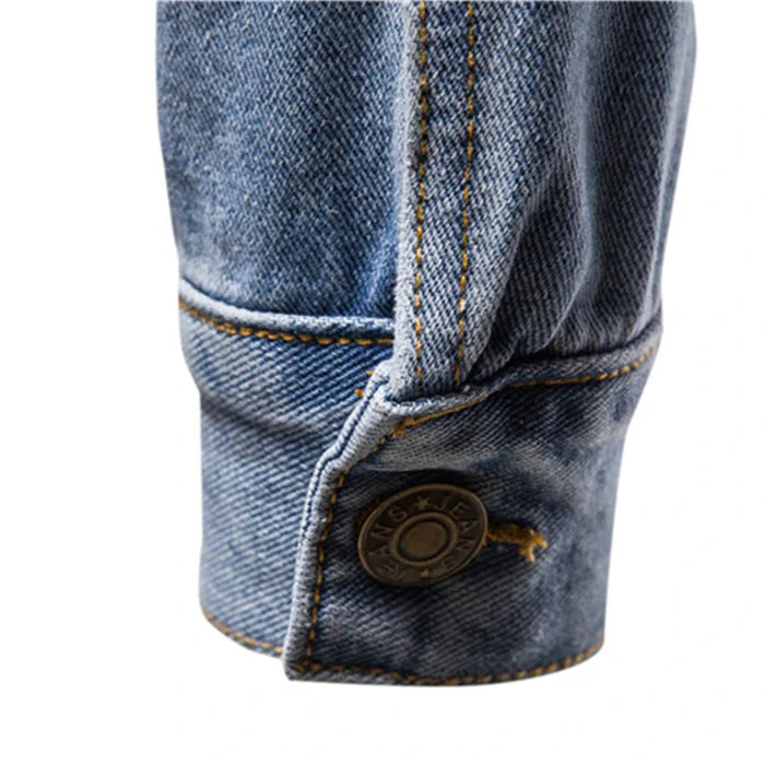 Jaqueta Jeans Masculina Bonzzano BZ135 em jeans premium, modelagem ajustada e design clássico.