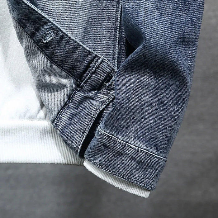 Jaqueta Jeans Masculina Bonzzano BZ153 com design moderno e elegante.