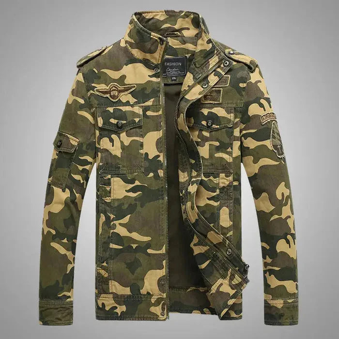 Jaqueta Masculina Camuflada Bonzzano BZ151 com estampa moderna e forro acolchoado.