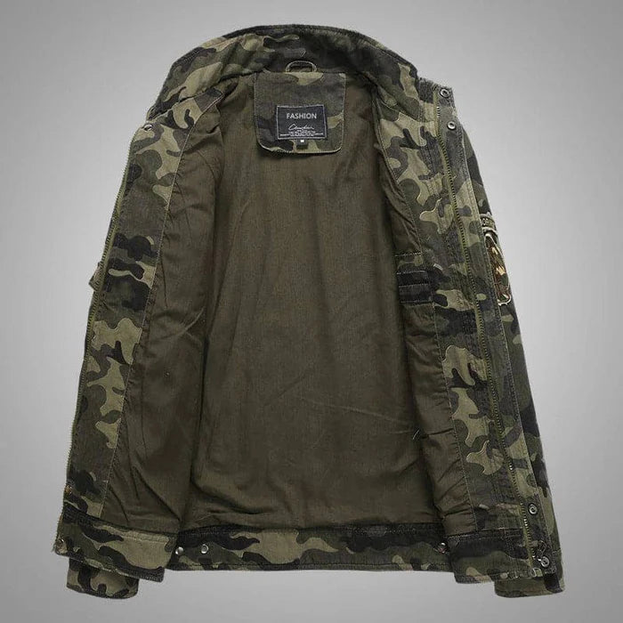 Jaqueta Masculina Camuflada Bonzzano BZ151 com estampa moderna e forro acolchoado.