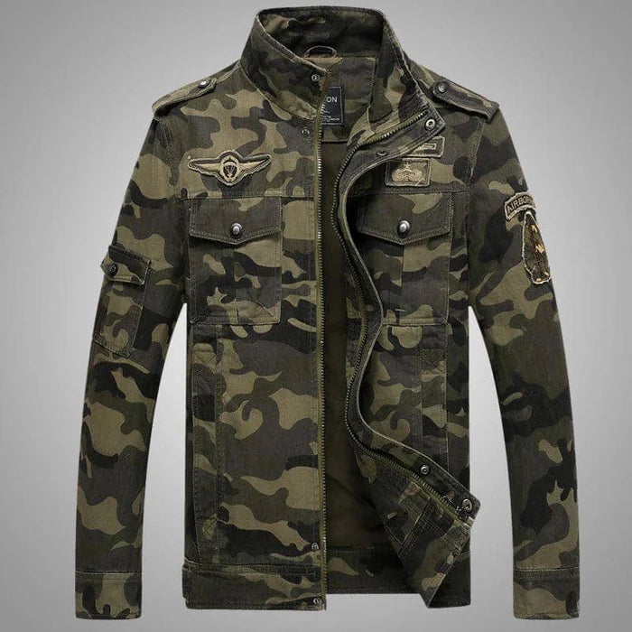 Jaqueta Masculina Camuflada Bonzzano BZ151 com estampa moderna e forro acolchoado.