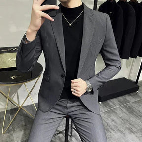 Blazer Masculino Bonzzano BZ189 em algodão, corte slim fit e detalhes refinados.