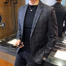 Blazer Masculino Bonzzano BZ196 em tecido leve e corte slim fit