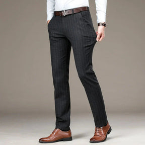 Calça Social Listrada Masculina Bonzzano BZ229 com design elegante e confortável.