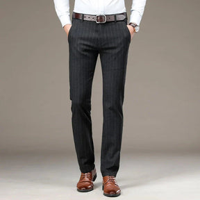 Calça Social Listrada Masculina Bonzzano BZ229 com design elegante e confortável.