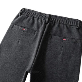 Calça Social Masculina Bonzzano BZ226 em corte slim fit, elegante e confortável.