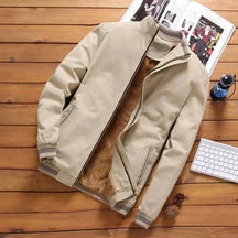 Jaqueta Bomber Masculina Bonzzano BZ168 em poliéster, estilo urbano.