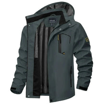 Jaqueta Impermeável Masculina Bonzzano BZ038 em ambiente urbano