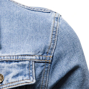Jaqueta Jeans Masculina Bonzzano BZ135 em jeans premium, modelagem ajustada e design clássico.