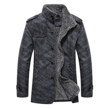 Jaqueta Masculina Forrada Bonzzano BZ093 em fundo neutro, destacando seu design sofisticado e funcional.