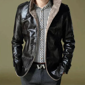 Jaqueta Masculina Forrada Bonzzano BZ093 em fundo neutro, destacando seu design sofisticado e funcional.