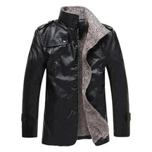 Jaqueta Masculina Forrada Bonzzano BZ093 em fundo neutro, destacando seu design sofisticado e funcional.